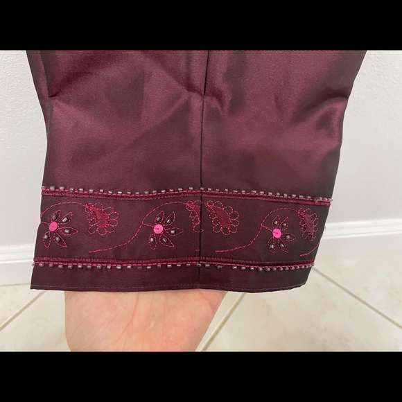 Ann Taylor Cropped Burgundy Pants 4 VEUC (used once) - Picture 6 of 6